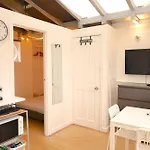 Angel - Top Floor Double Studio