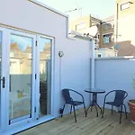 Angel - Top Floor Double Studio